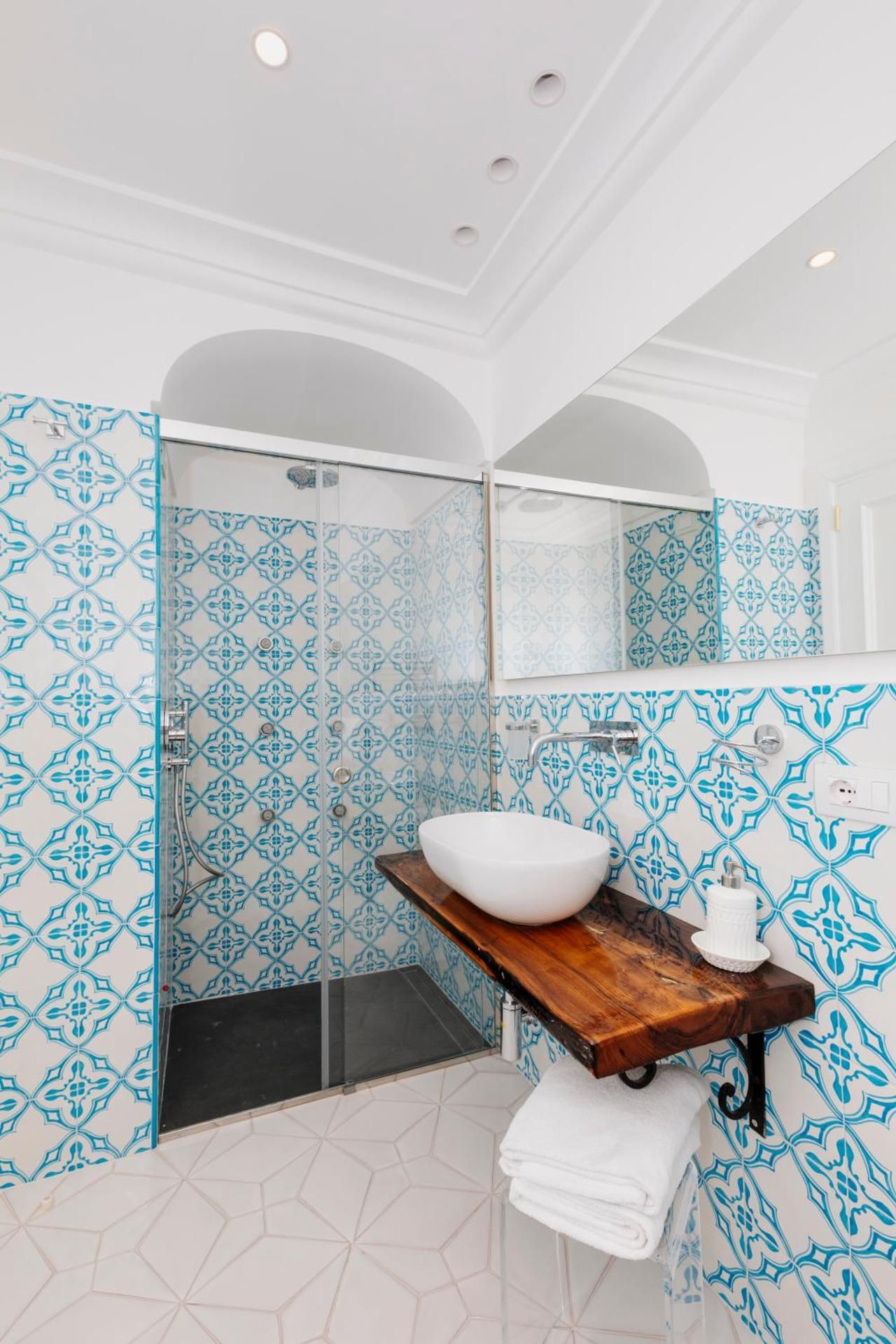 King Suite with Terrace and Sea View