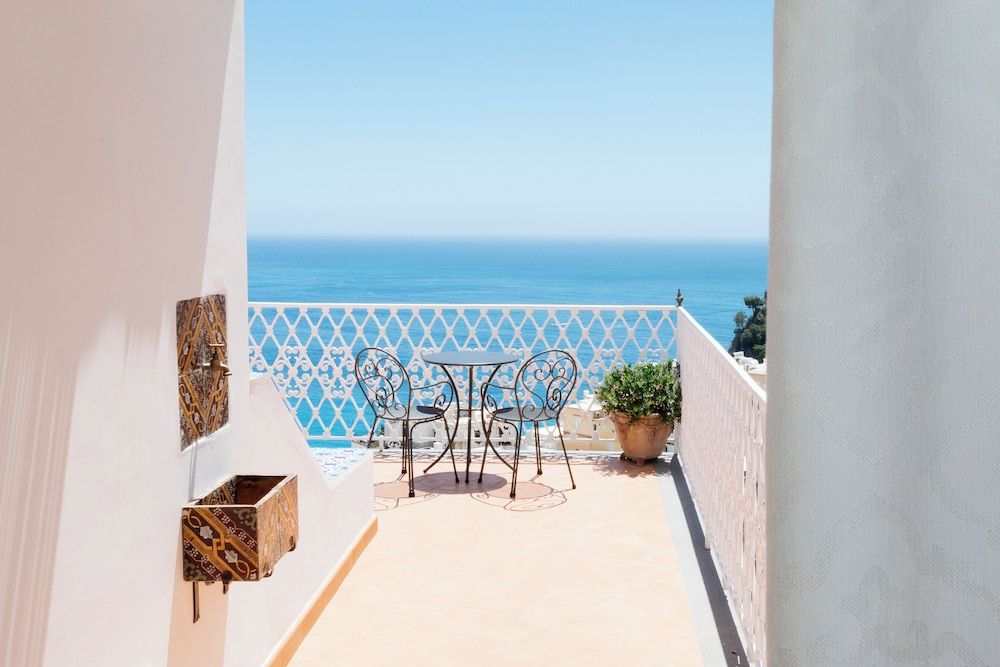 La Bizantina Luxury Suite, 1 King Bed, Terrace, Sea View 4