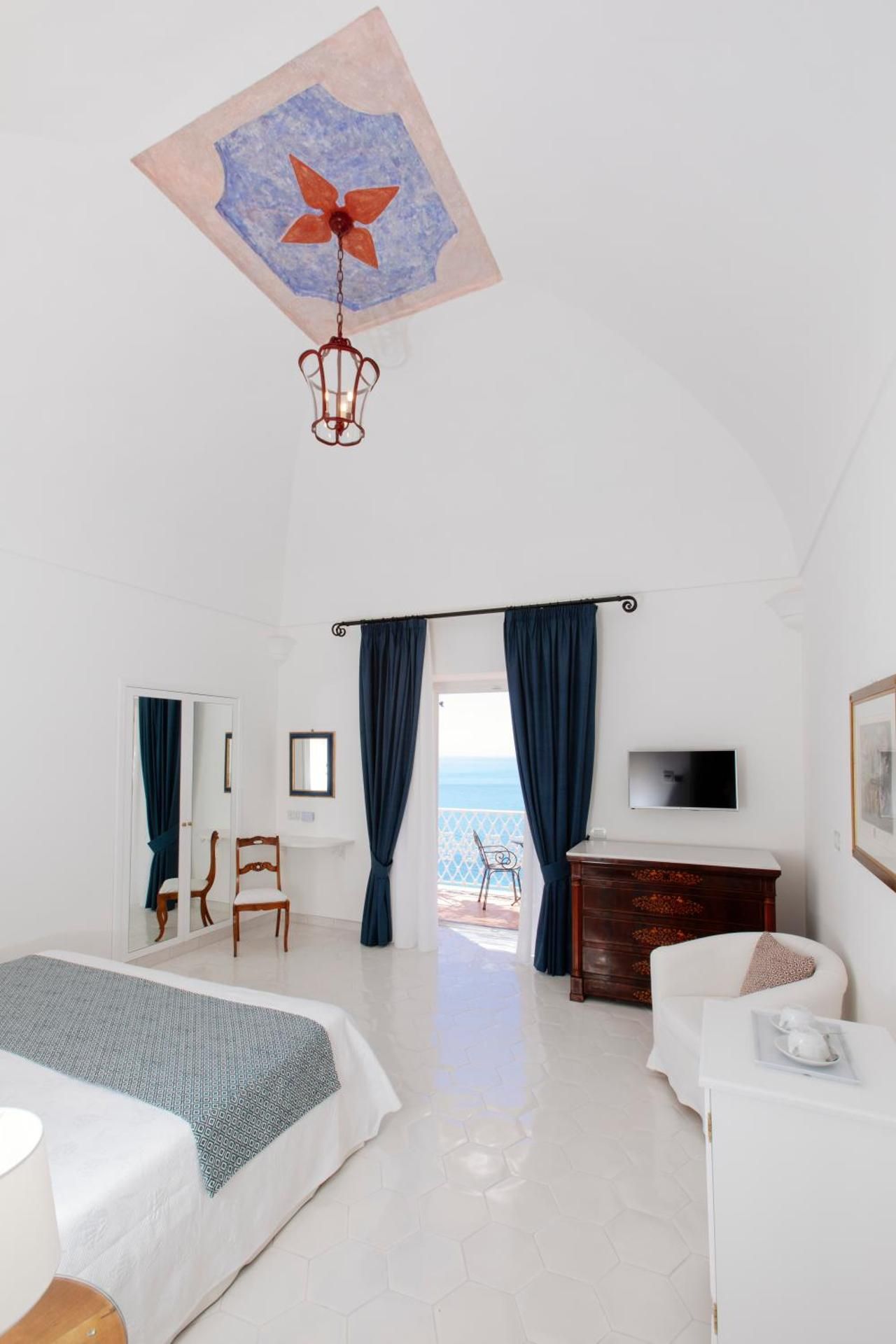 Junior Suite with Terrace and Sea View