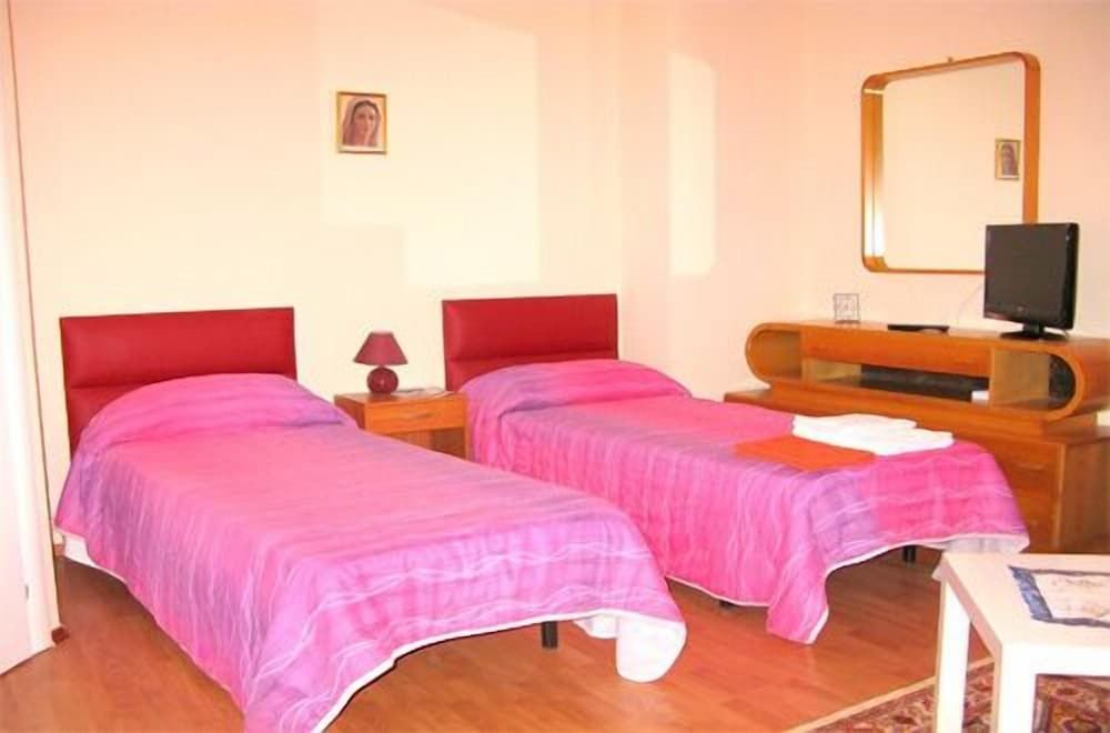 Affittacamere  Alla Tartaruga Family Room, Private Bathroom 5