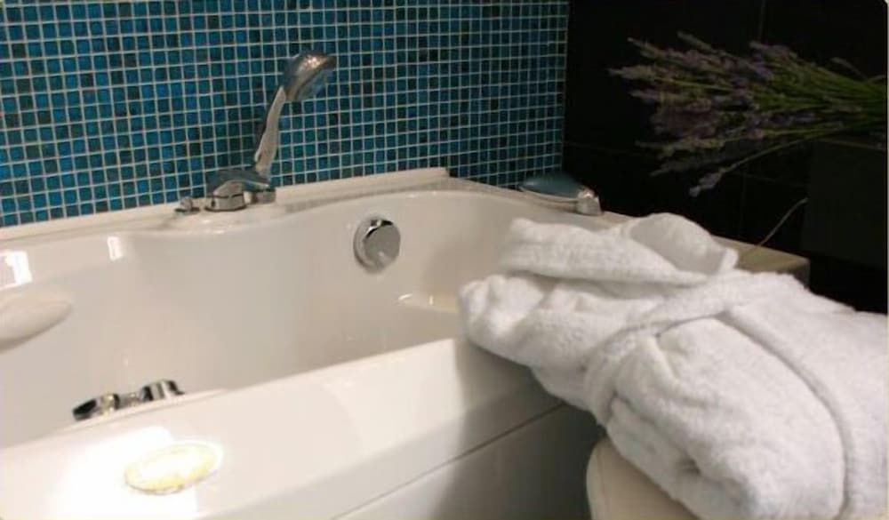 Vivaldi Luxury Rooms Classic Double Room 8