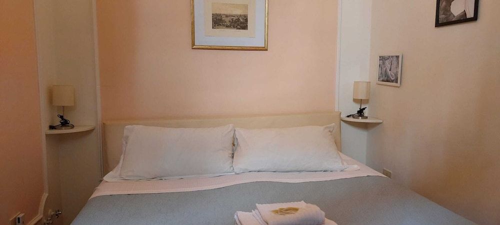 Dreaming Navona Rooms Classic Double Room 2