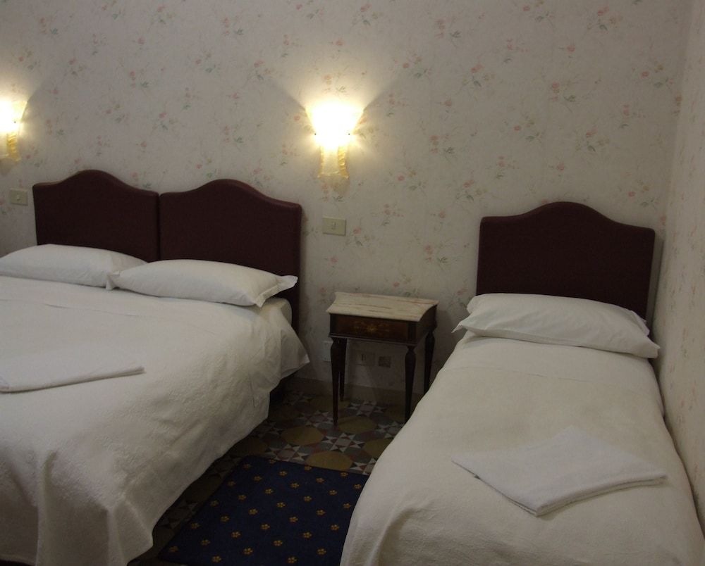 undefined Hotel Texas 6