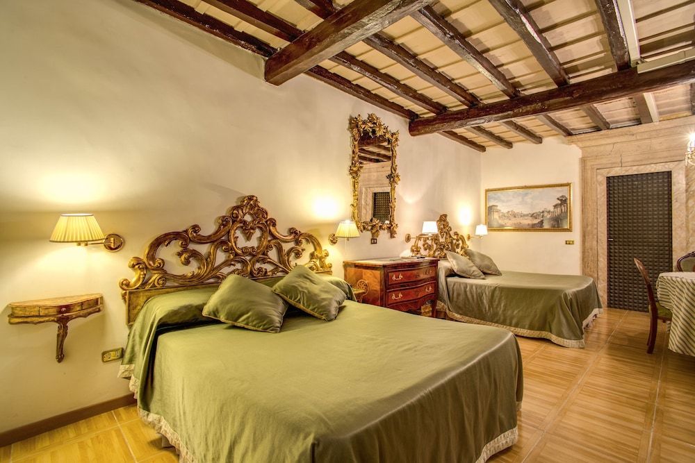 Navona Gallery Suites Room, 2 Queen Beds, Kitchenette 2