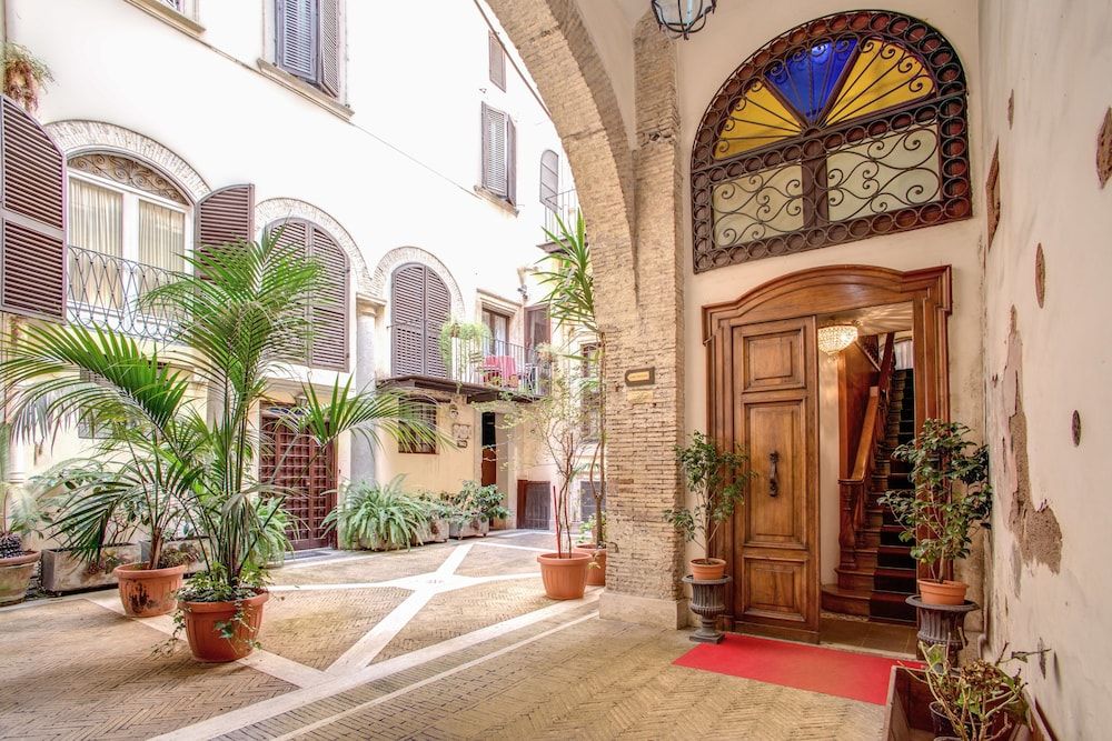 undefined Navona Gallery Suites 7