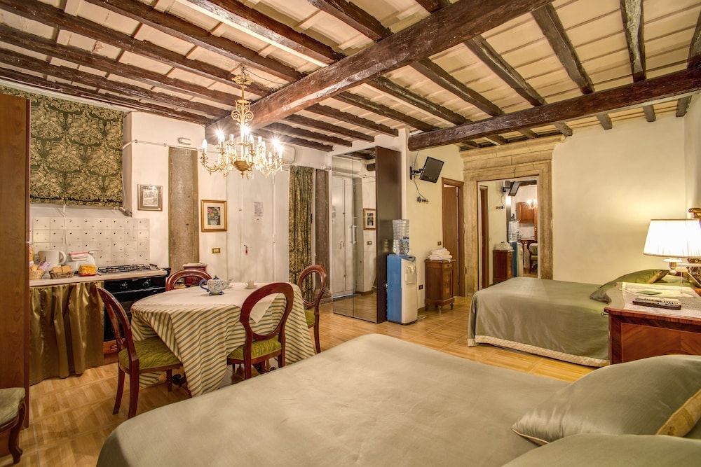 undefined Navona Gallery Suites 3