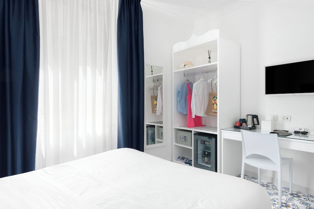 Classic Double Room with Small Double Bed