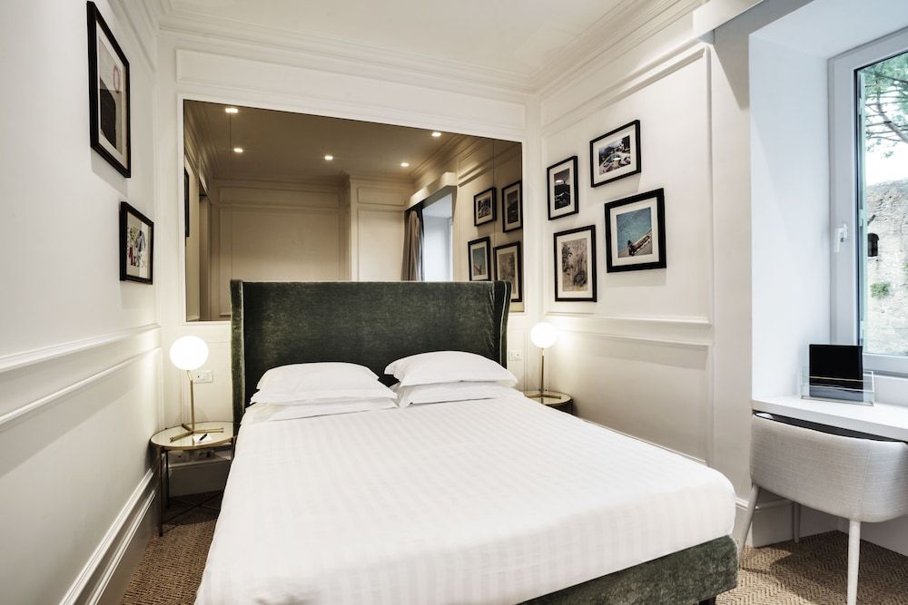 The Shire Hotel Deluxe Double Room