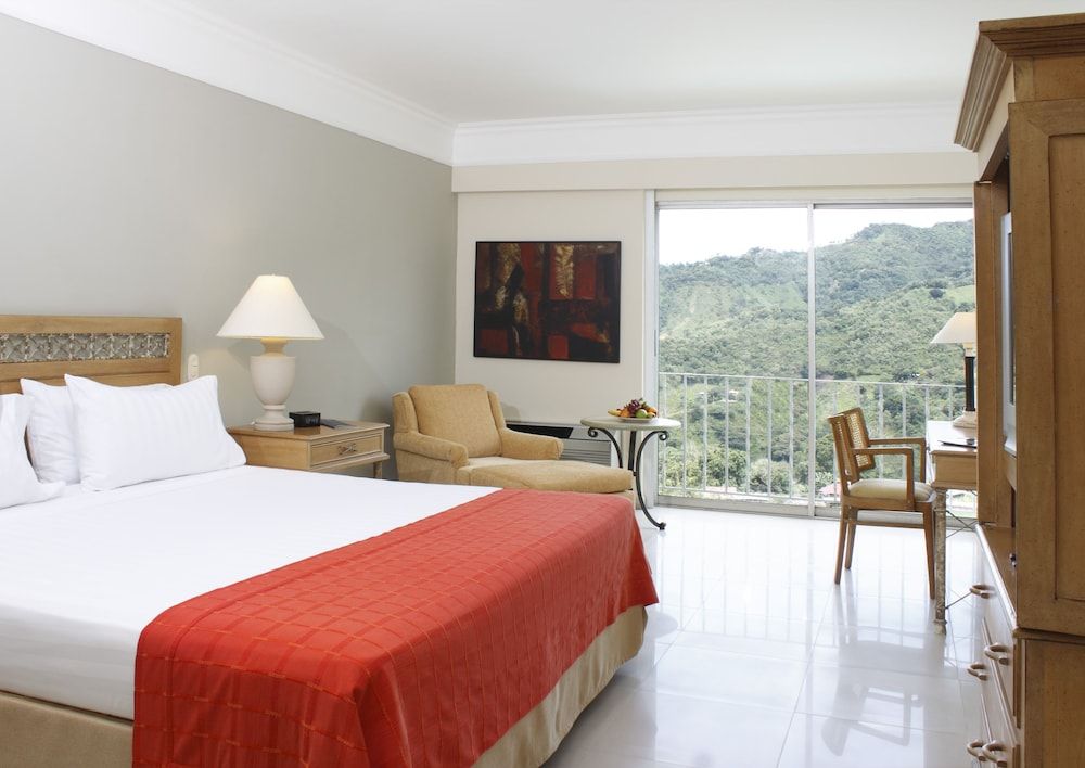 Hotel Estelar Altamira Standard Room, 1 Queen Bed (Standard Queen Bed Room) 2