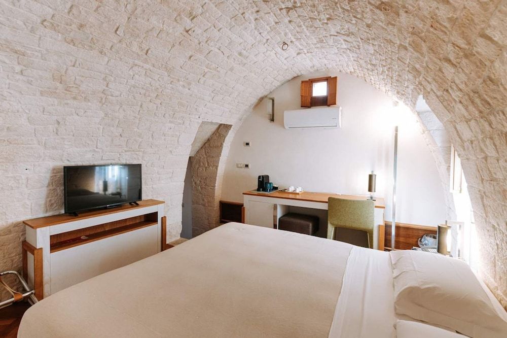 Santarosa Relais Camera Orologio 3