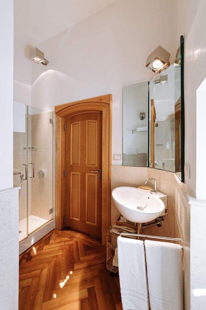 Santarosa Relais Camera Orologio 2