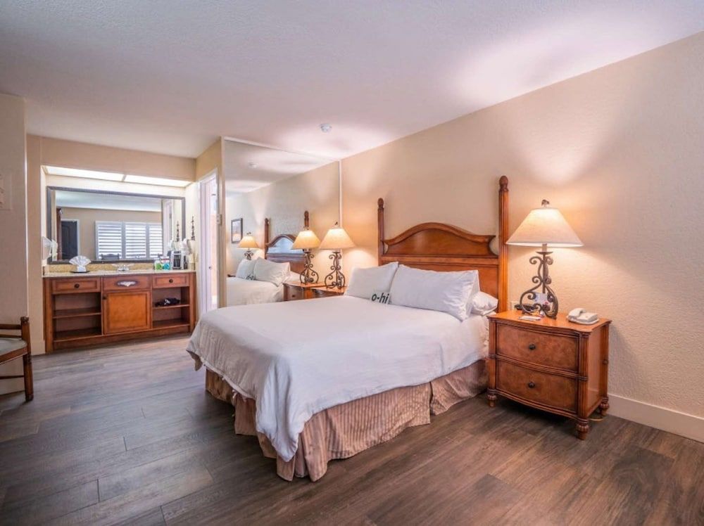 Casa Ojai Inn Deluxe Room, 1 Queen Bed, Patio 2