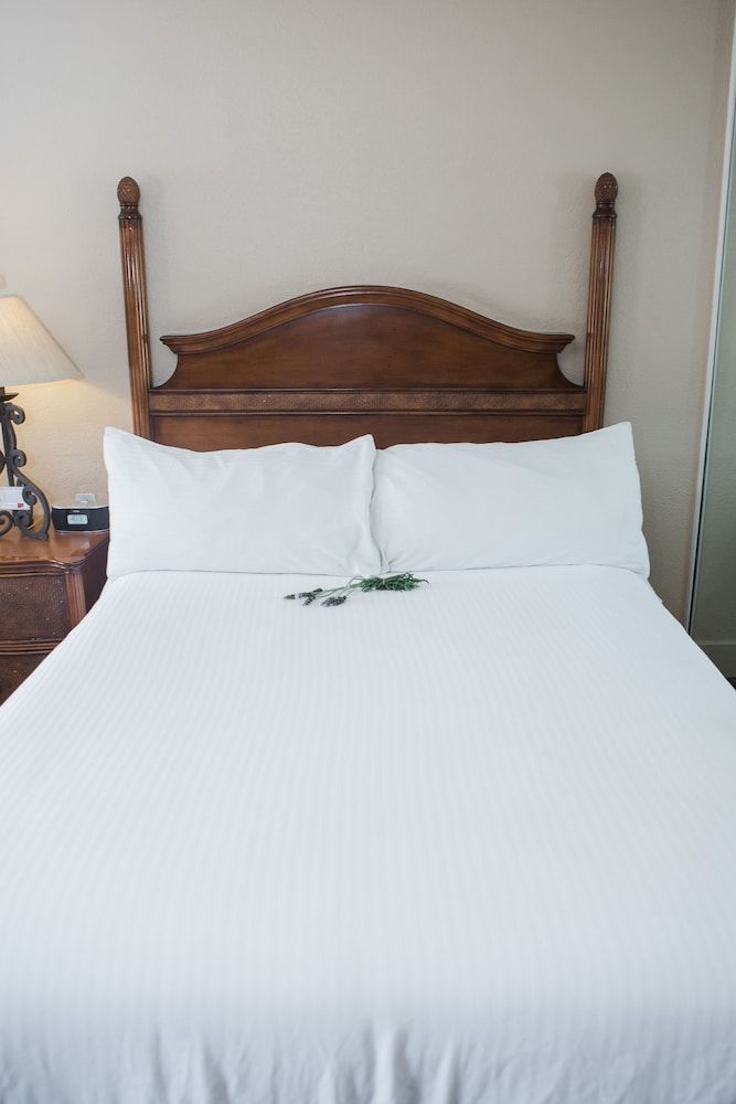 Casa Ojai Inn Deluxe Room, 2 Queen Beds, Patio 2