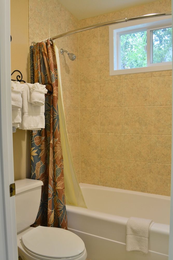 Casa Ojai Inn Deluxe Room, 1 King Bed 3