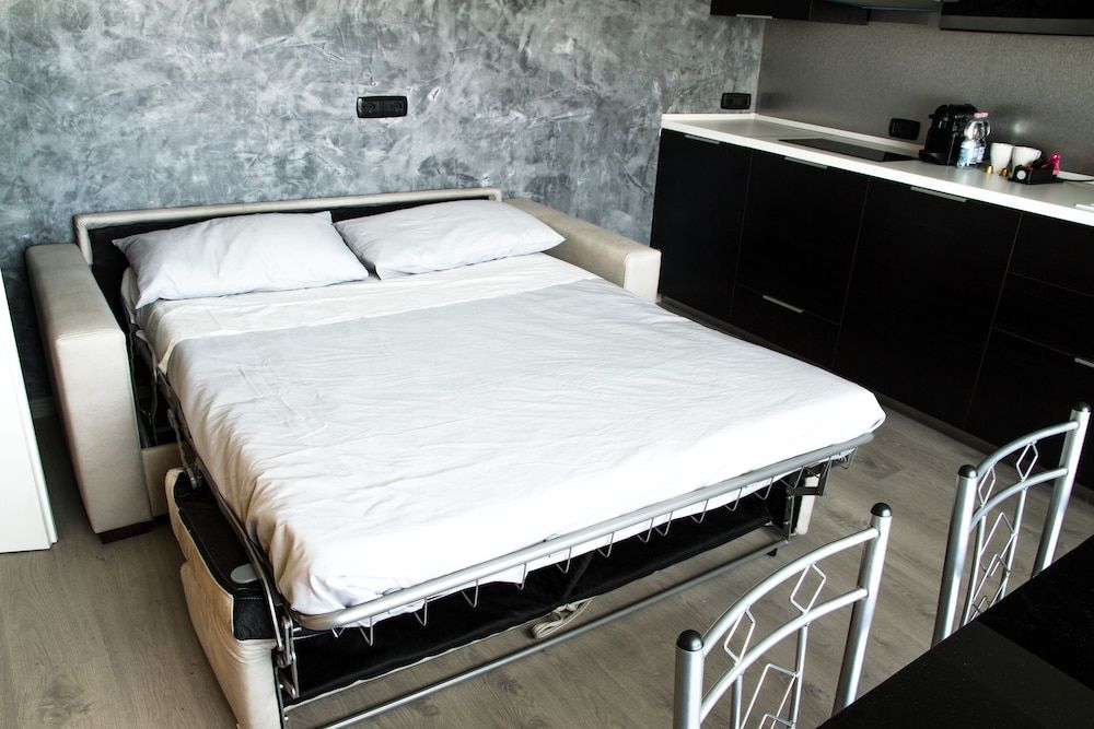 B2in Suite & Office Executive Suite, 2 Bedrooms, Balcony, Tower