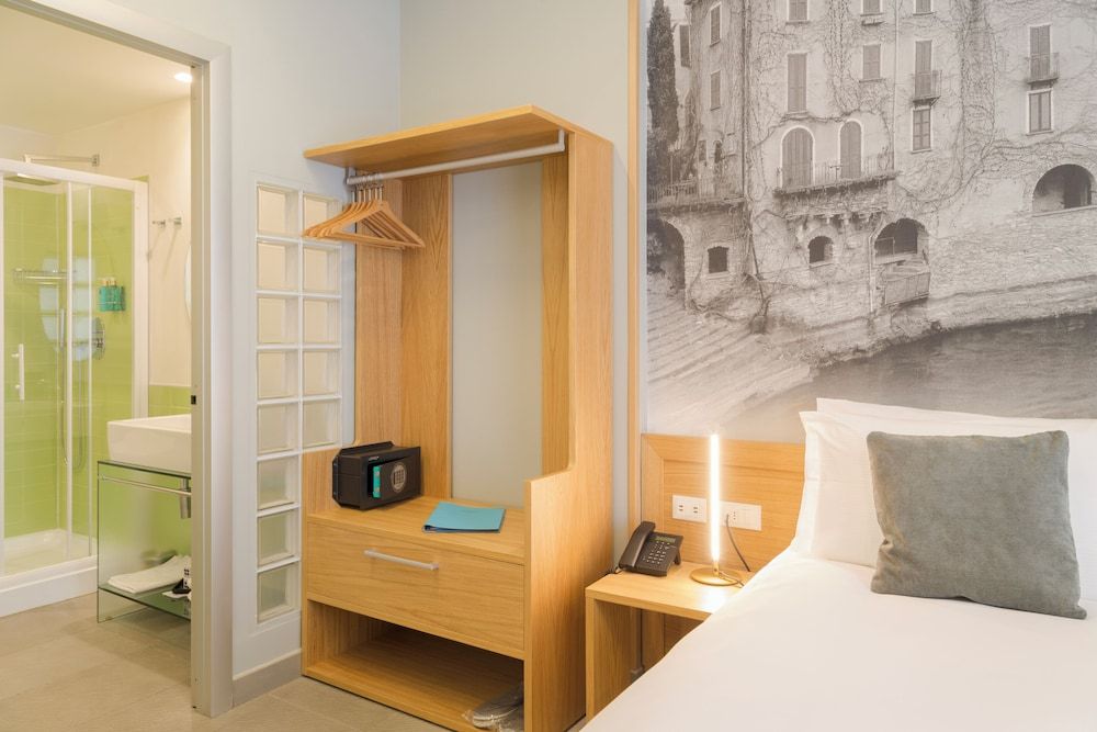 Avenue Boutique Hotel Deluxe Double Room, 1 Double Bed 20