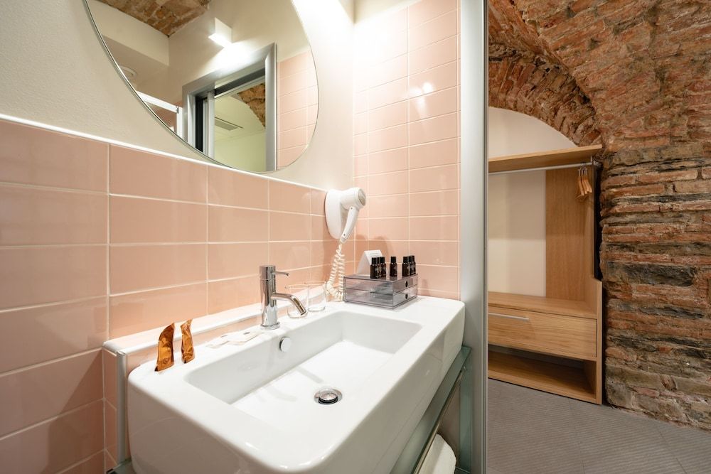 Avenue Boutique Hotel Deluxe Double Room, 1 Double Bed 12