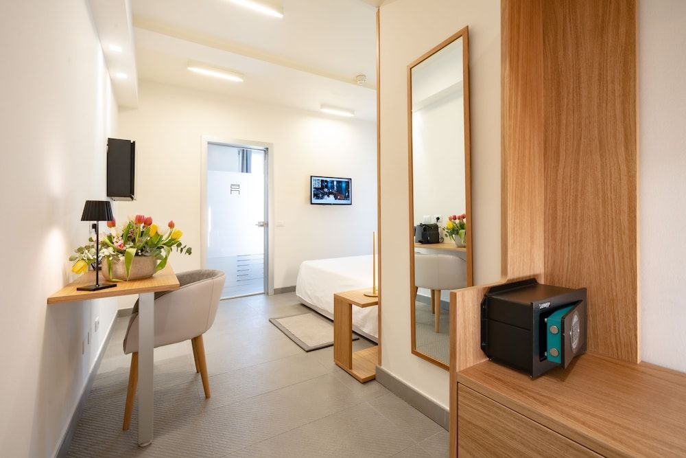 Avenue Boutique Hotel Deluxe Double Room, 1 Double Bed 18