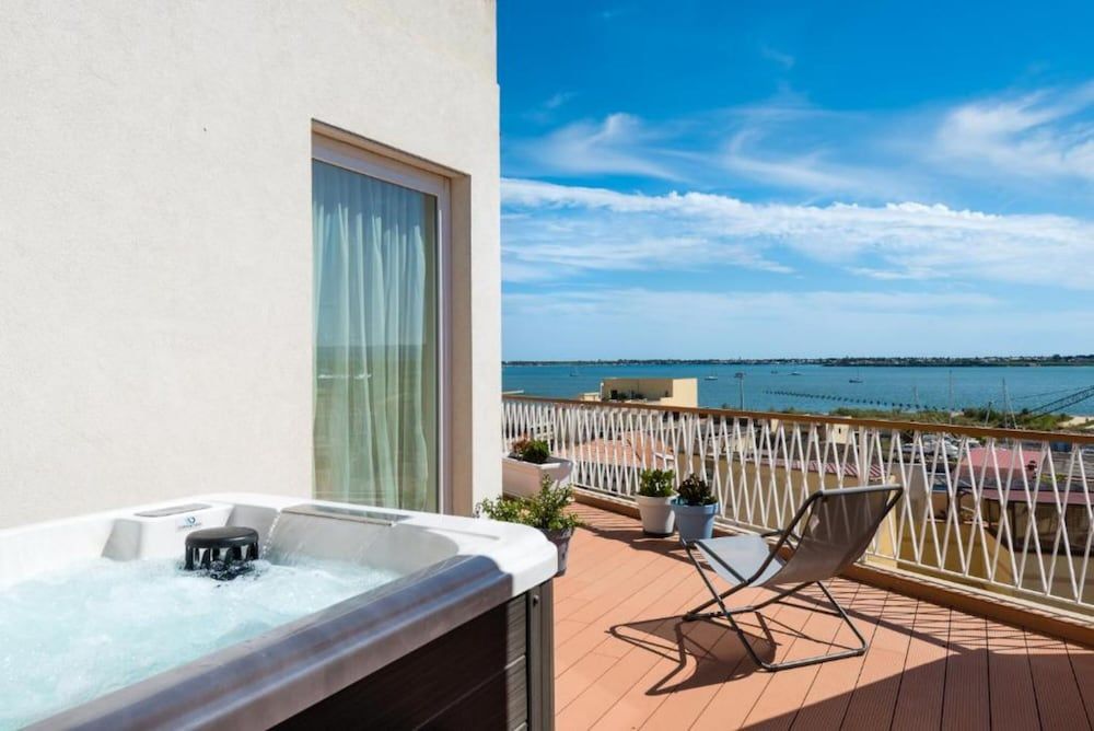 Deluxe Apartment, 1 Double Bed, Hot Tub