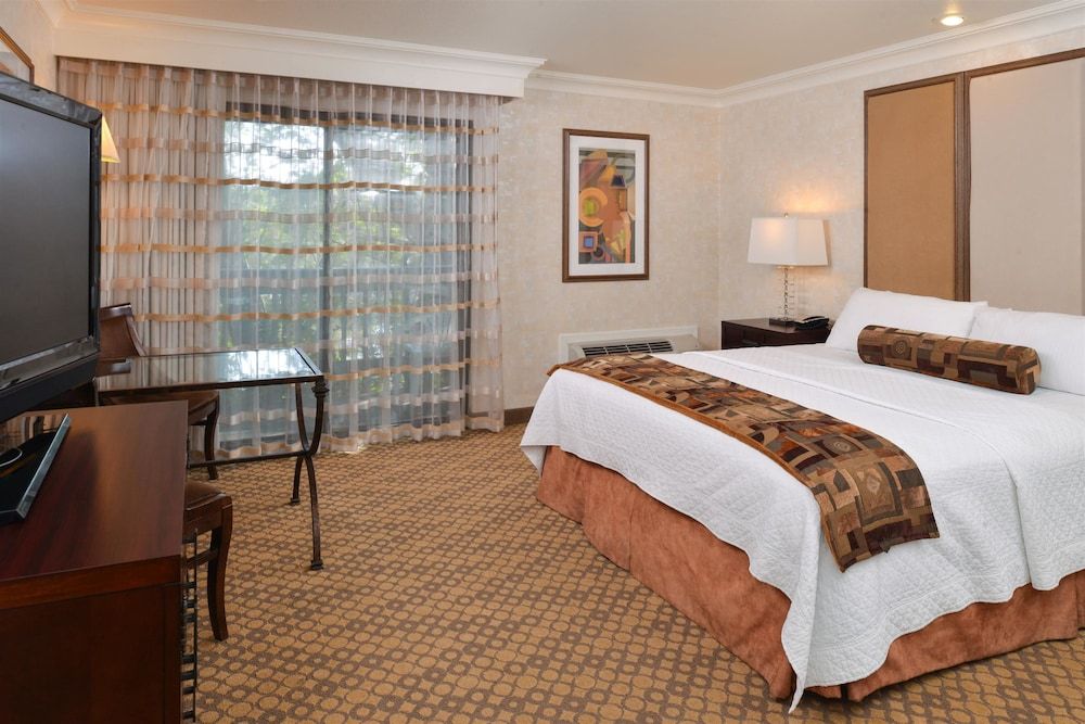 Best Western Corte Madera Inn Standard Room, 1 King Bed, Accessible, Non Smoking 2