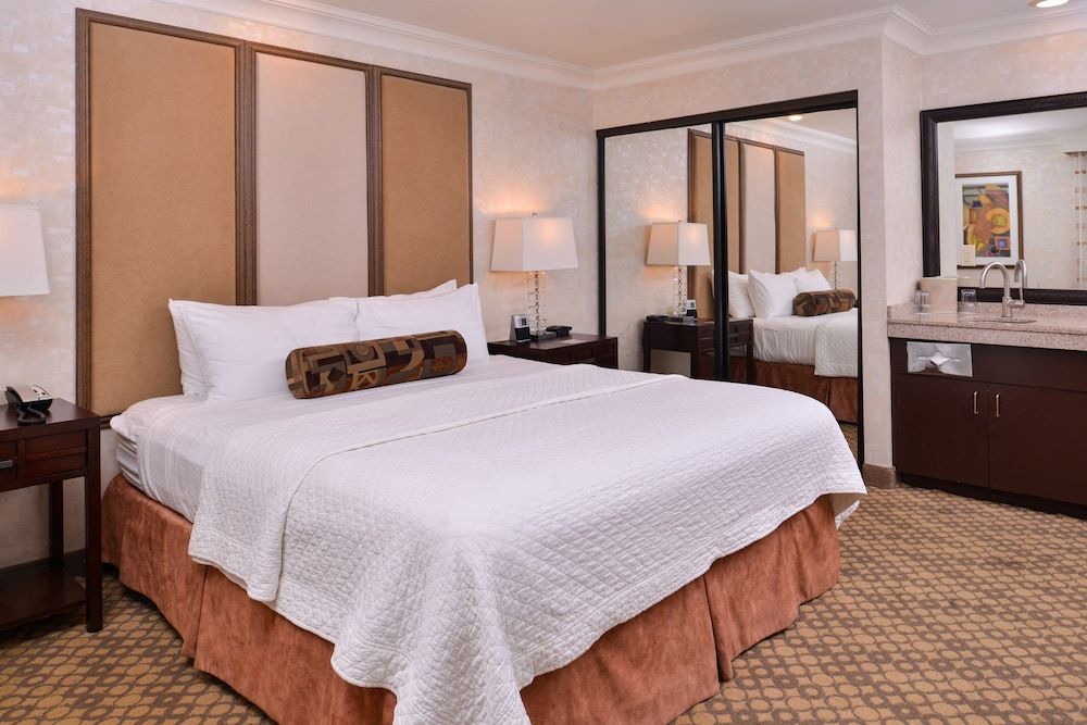 Best Western Corte Madera Inn Standard Room, 1 King Bed, Accessible, Non Smoking 3