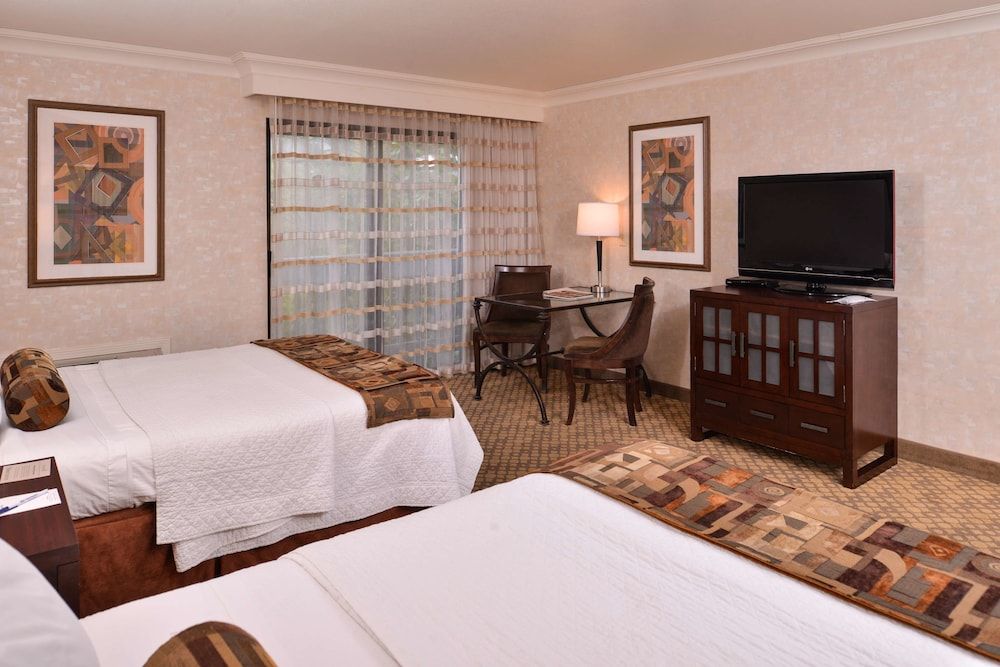 Best Western Corte Madera Inn Standard Room, 2 Queen Beds, Non Smoking, Refrigerator 2