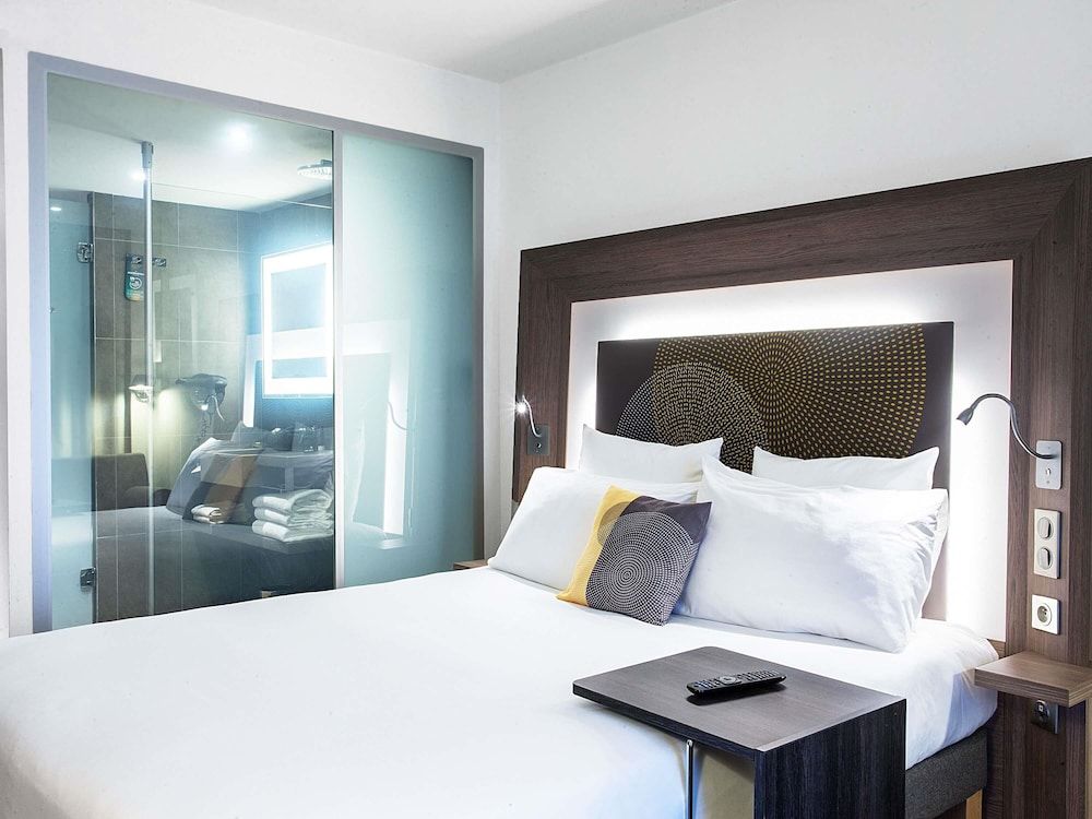 Novotel Paris Les Halles Superior Room, 1 Double Bed with Sofa bed 5