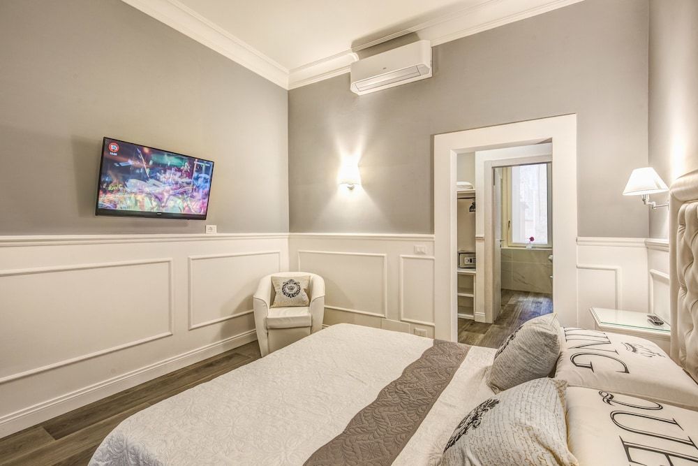 undefined Piazza di Spagna Just for us 4