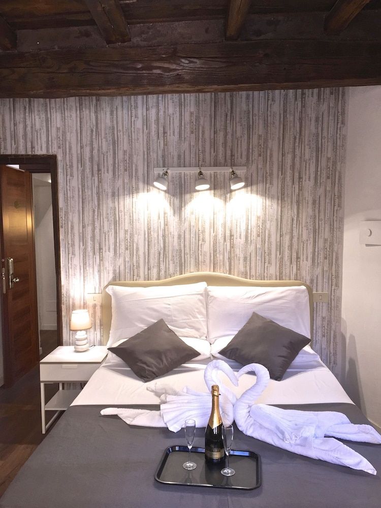 undefined Do-Do Navona Suites 10