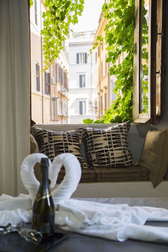 Do-Do Navona Suites Superior Double Room, 1 Bedroom, Kitchenette, City View 13