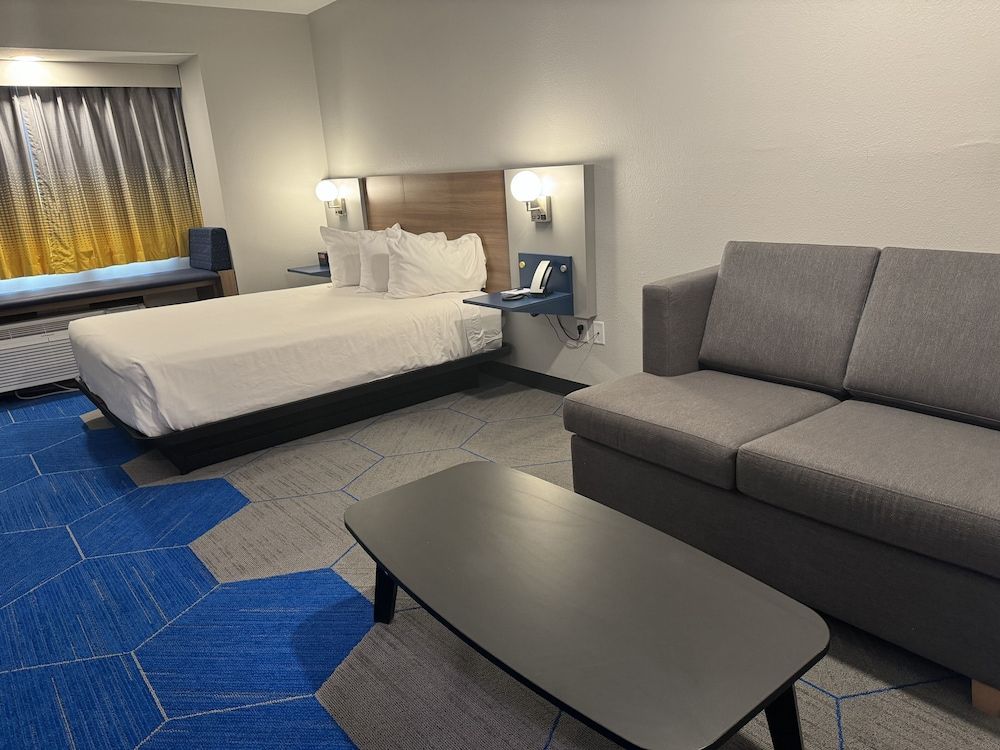 Standard Room, 1 Queen Bed, Accessible