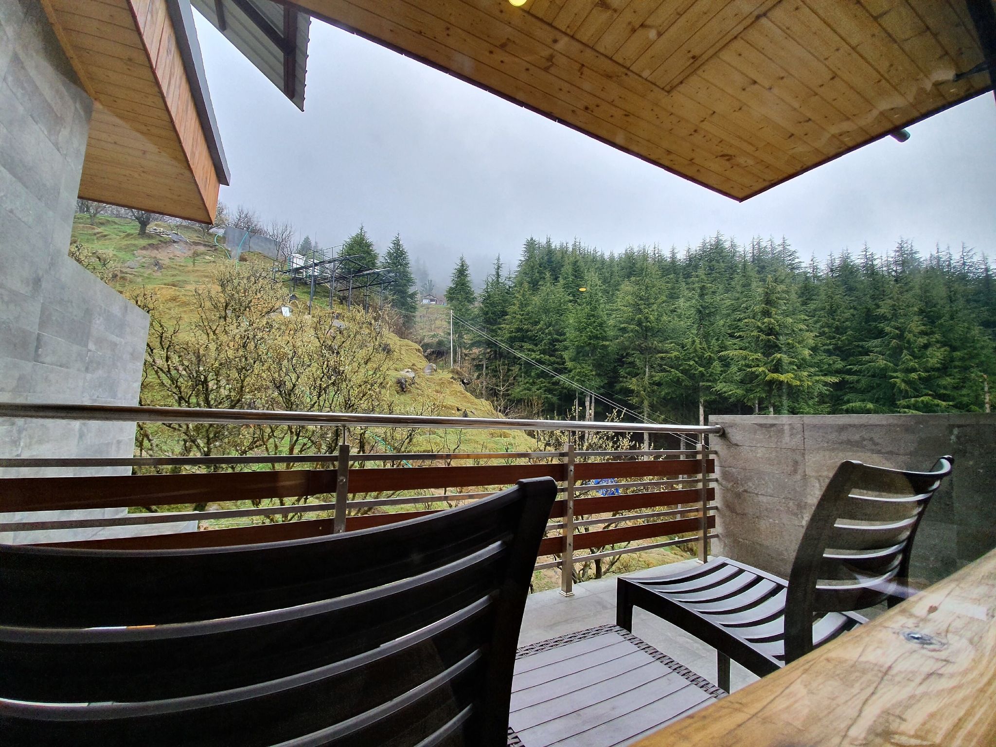 Gezellig In - Vardhan Hills Luxury Room With Balcony 9