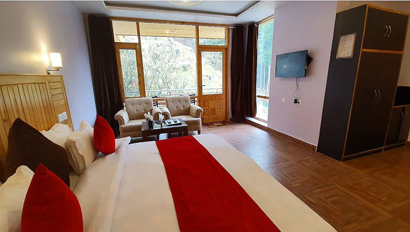 Gezellig In - Vardhan Hills Luxury Room With Balcony 8