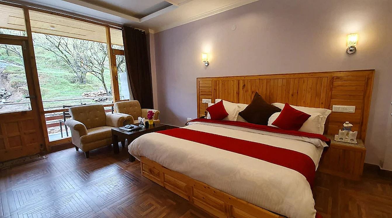 Gezellig In - Vardhan Hills Luxury Room With Balcony 6