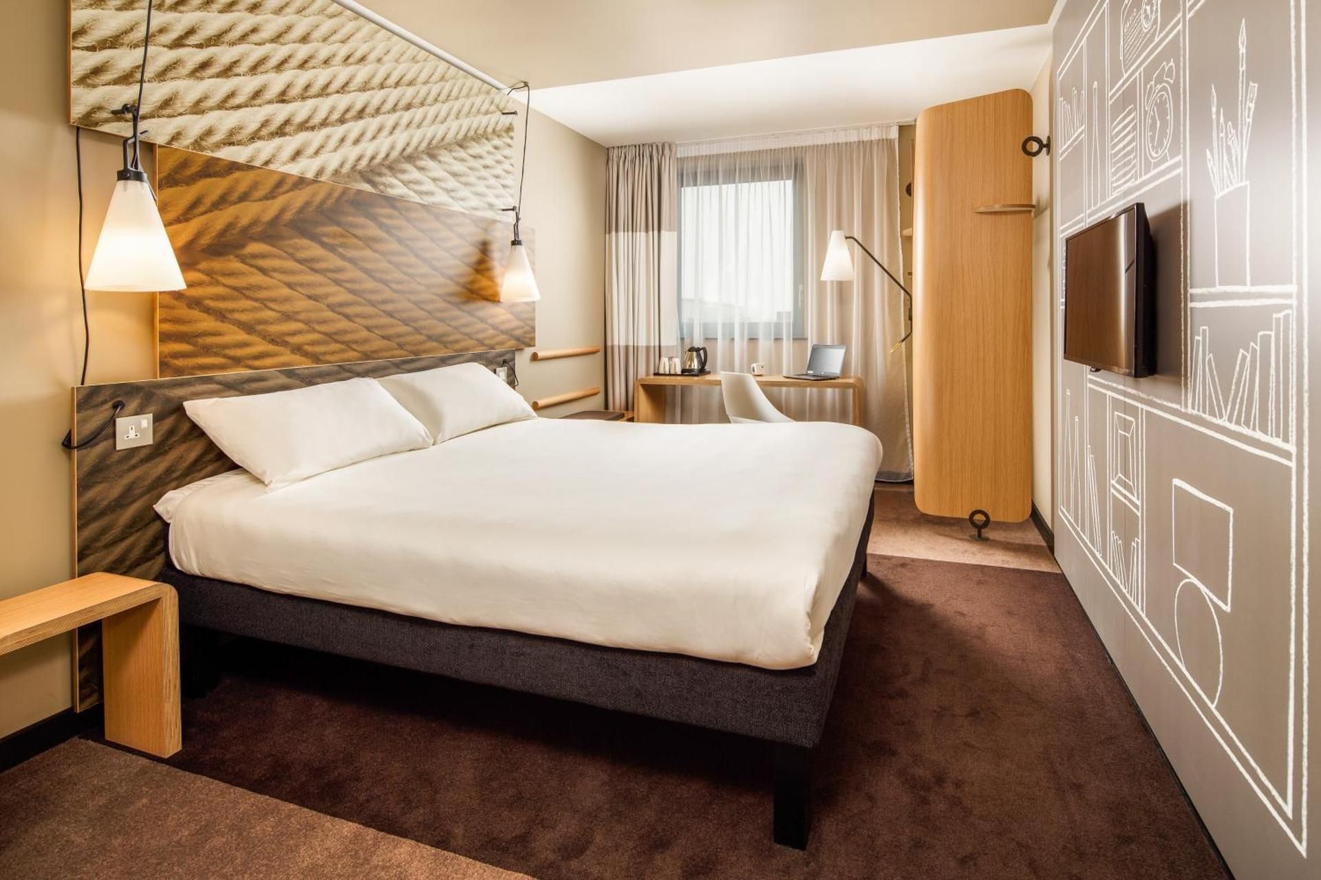 Double Sweet Room By ibis