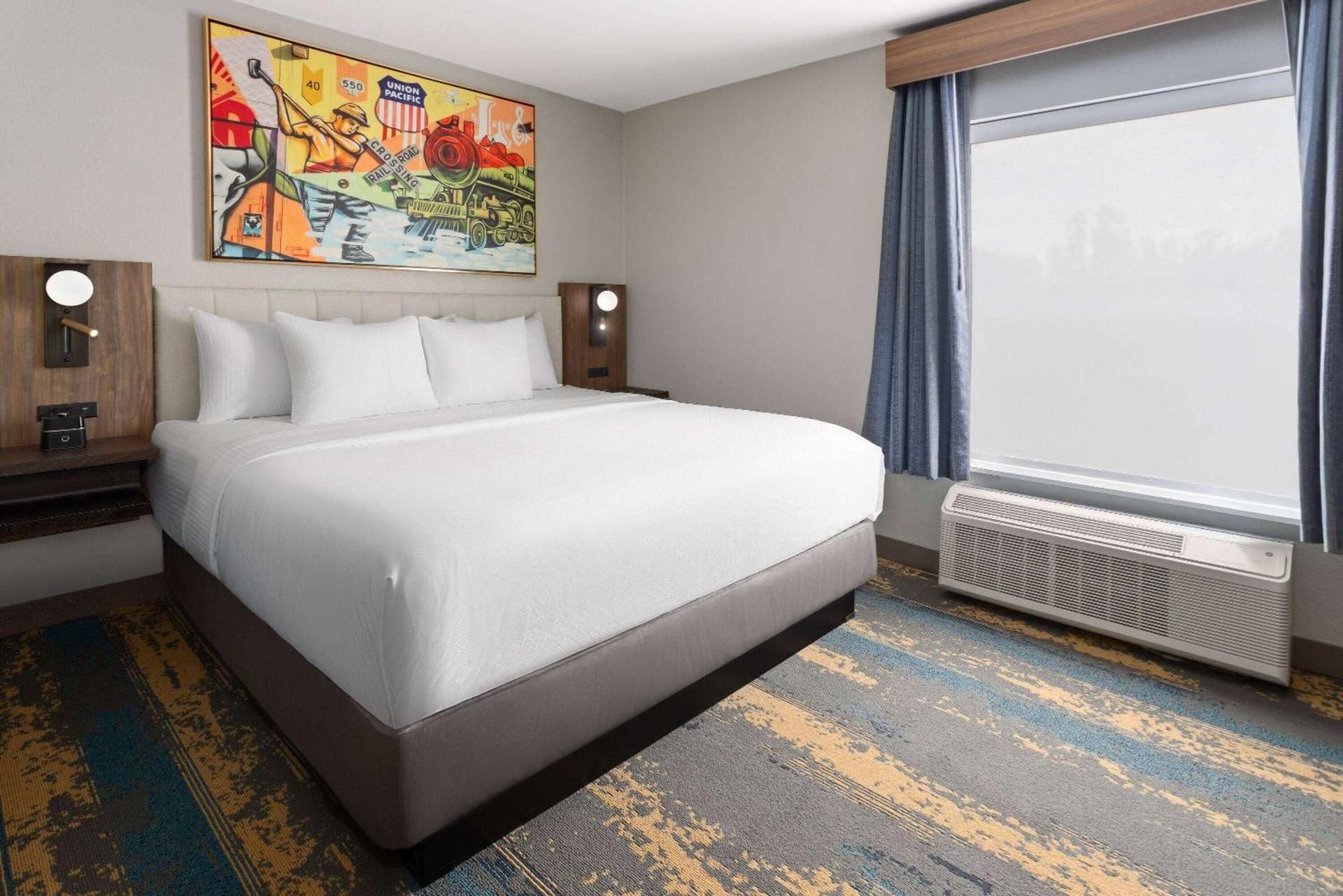 2 Full Beds, Mobility Accessible Room, Kitchen, Sofa Bed, Roll-In Shower, NSMK