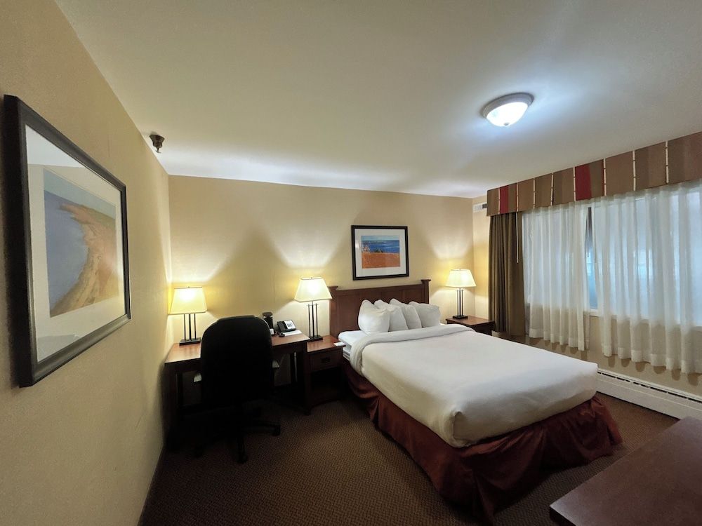 Charlottetown Inn & Conference Centre Standard 1 Queen Bed - Main building