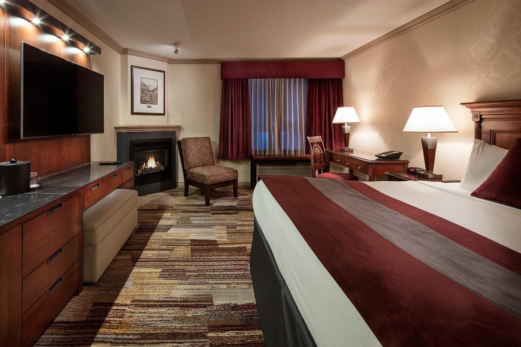 Premier, Guest room, 1 King, Fireplace