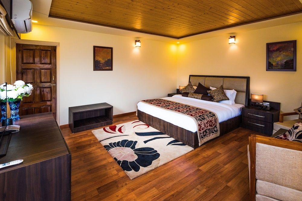 The Orchard Retreat & Spa Elegant Chalet 2