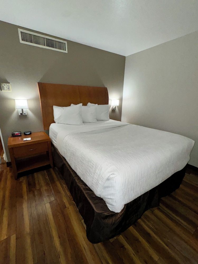 Studio Suite, 1 Queen Bed with Sofa bed, Non Smoking