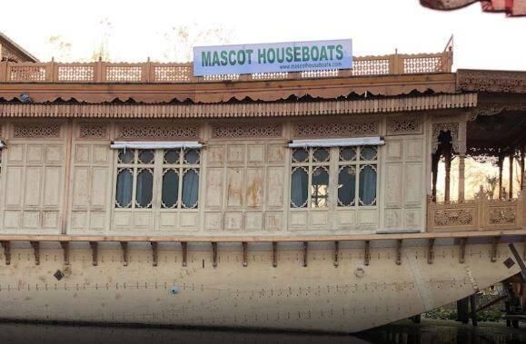 Mascot Houseboats