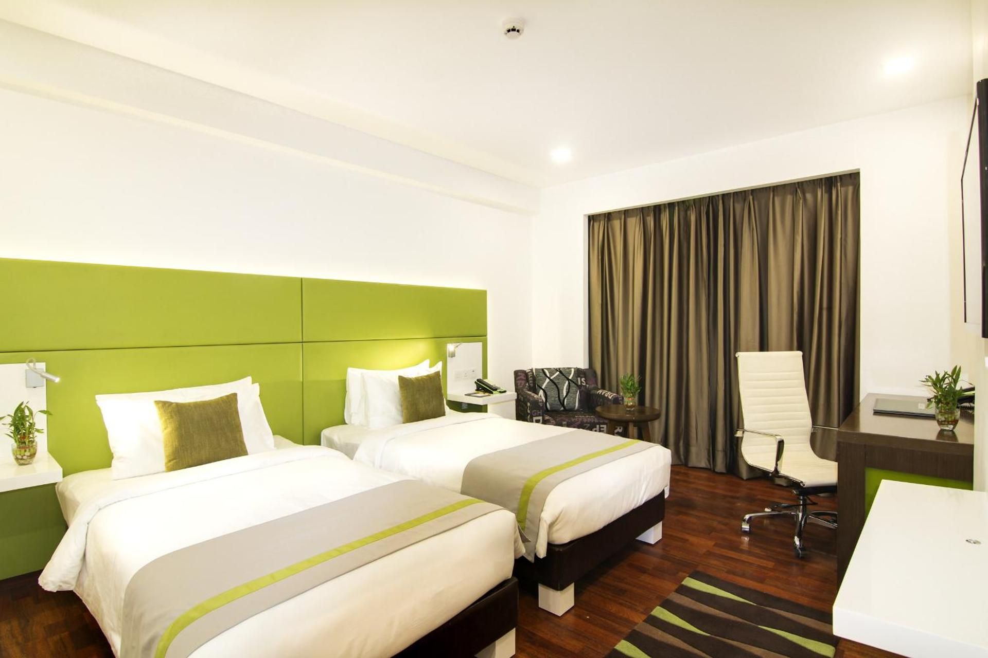 Lemon Tree Hotel, Banjara Hills, Hyderabad Superior King Room 4