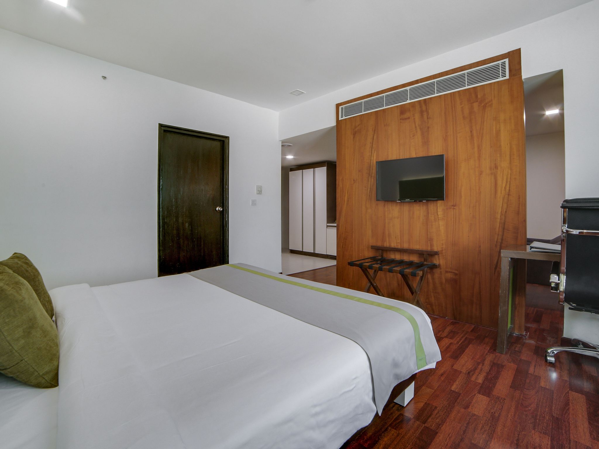 Studio Room