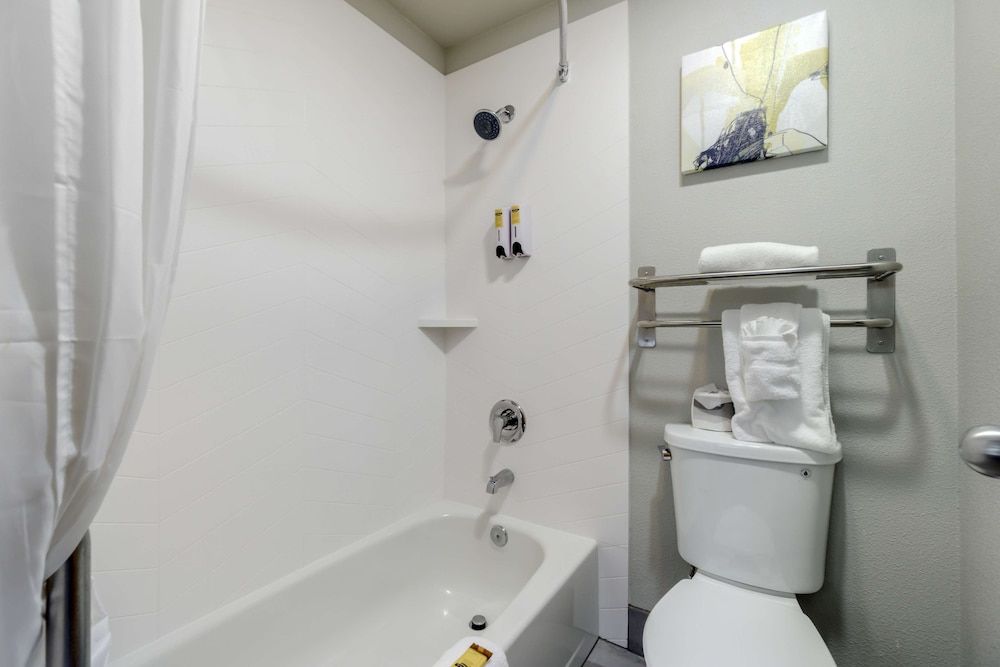 Best Western Plus Renton Inn Standard Room, 1 King Bed, Non Smoking, Refrigerator & Microwave (with Sofabed) 5