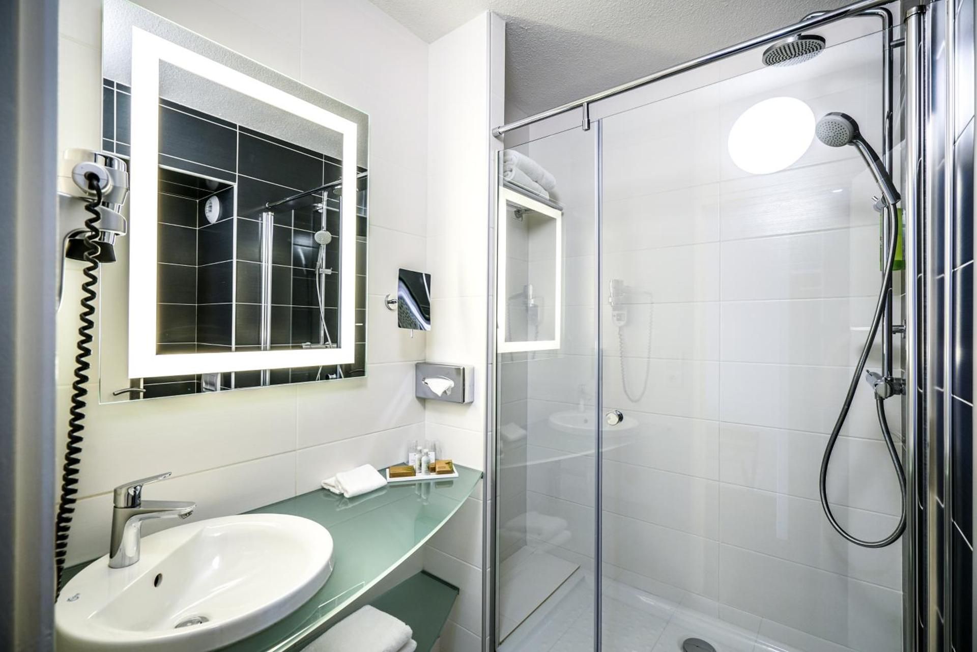 undefined Hotel Saphir 8