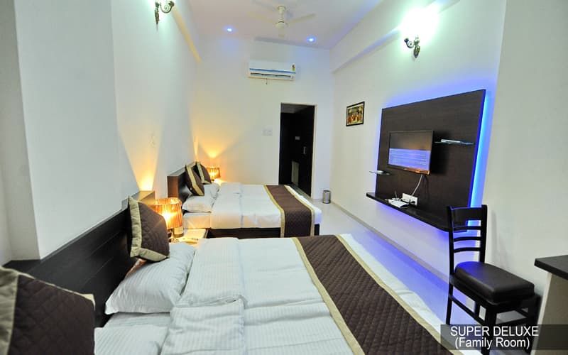 Super Deluxe Family Room