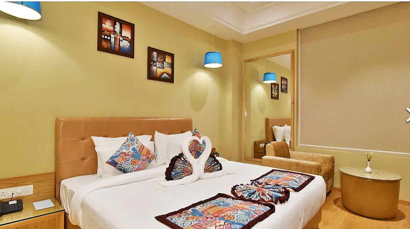 Hotel DNR Pride Premium King room 11