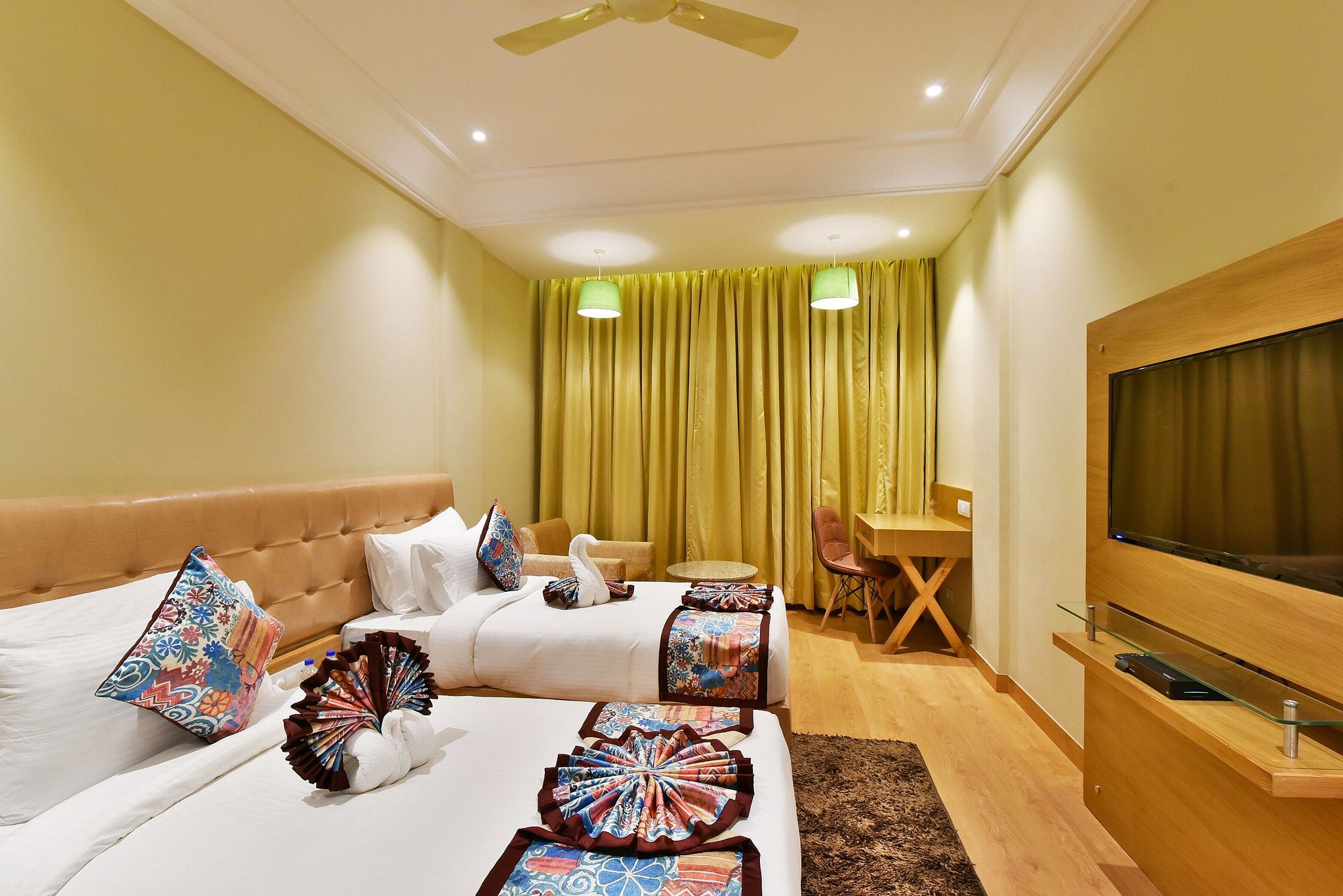 Hotel DNR Pride Premium King room 4