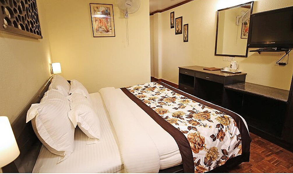 De Vivendi Resorts (35000 Sq.ft Open Lawn with BBQ) Deluxe Room with Scenic View