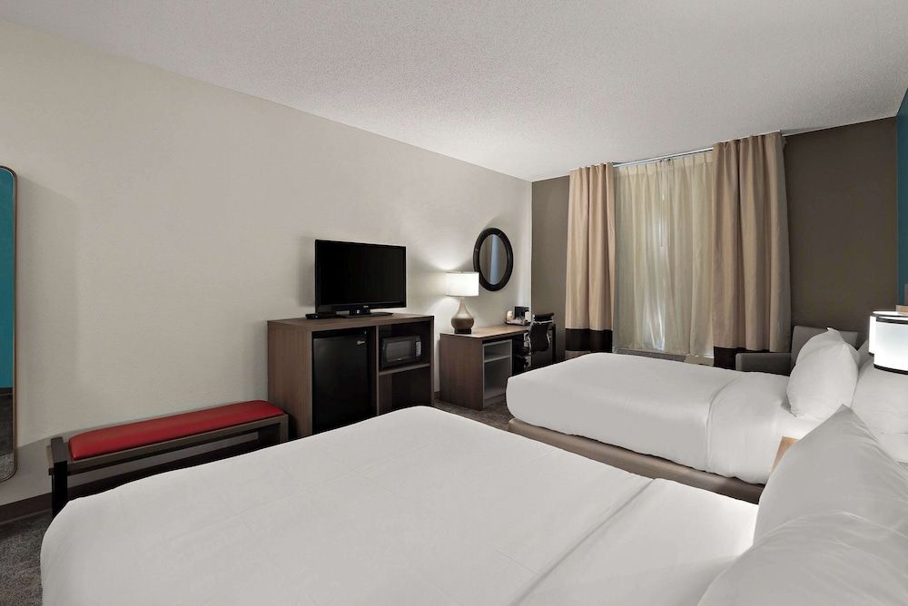 Room, 2 Queen Beds, Accessible, Non Smoking